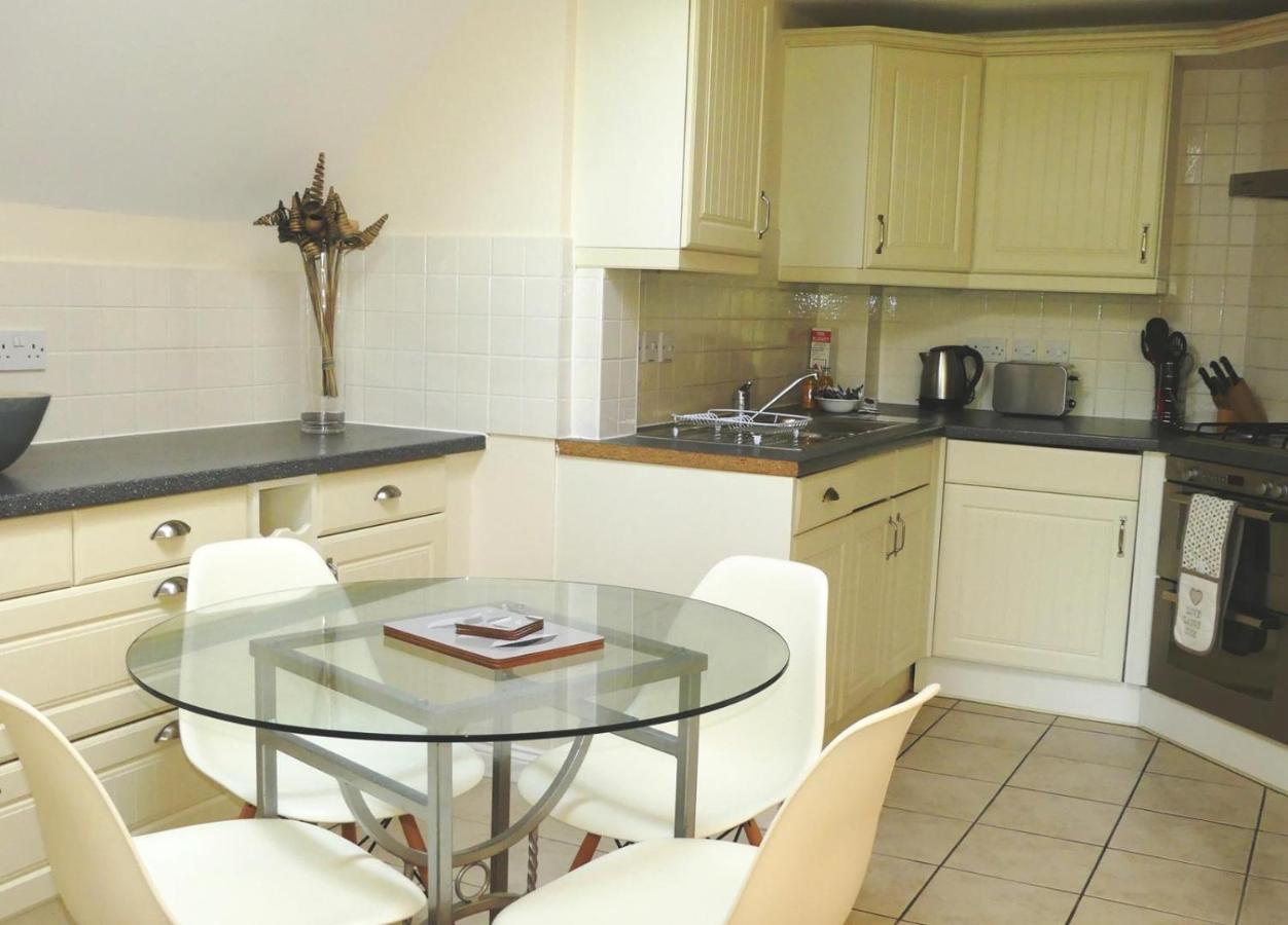 Basingstoke Apartments - Westlands House, City Centre, Home-From-Home 外观 照片