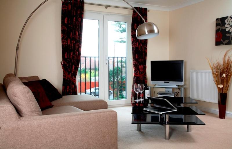 Basingstoke Apartments - Westlands House, City Centre, Home-From-Home 外观 照片