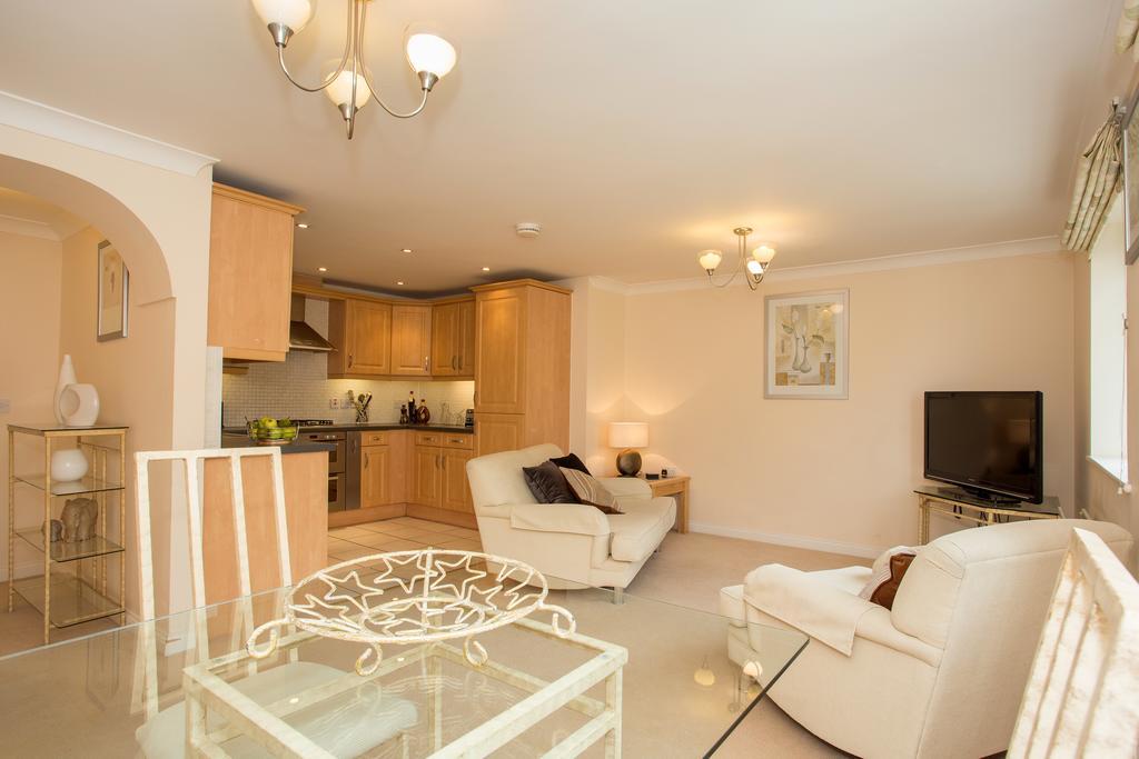 Basingstoke Apartments - Westlands House, City Centre, Home-From-Home 外观 照片