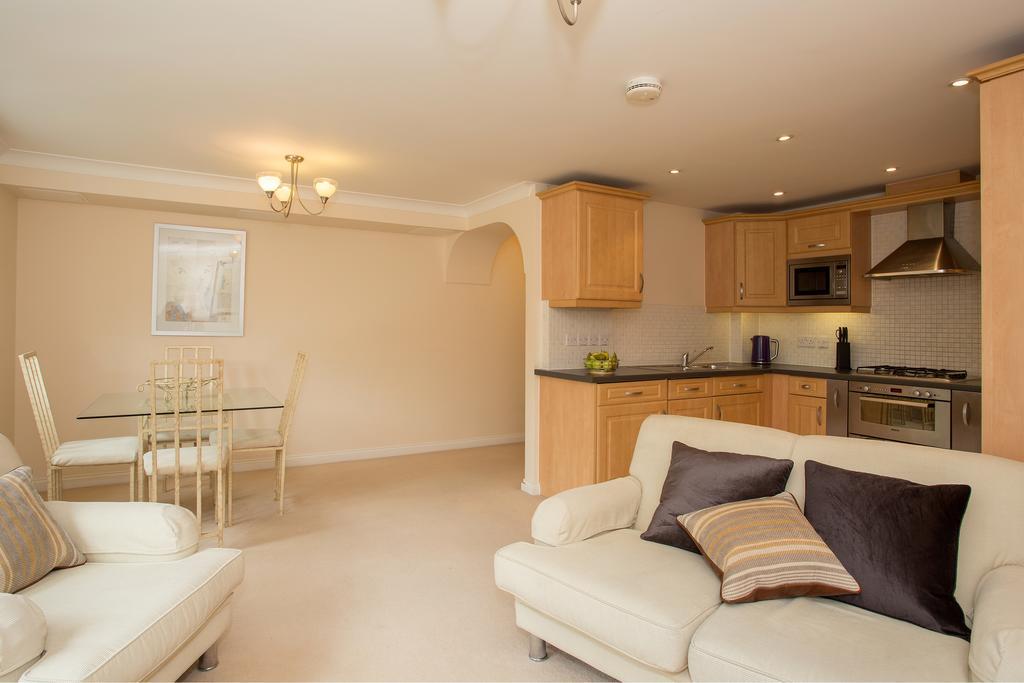 Basingstoke Apartments - Westlands House, City Centre, Home-From-Home 外观 照片