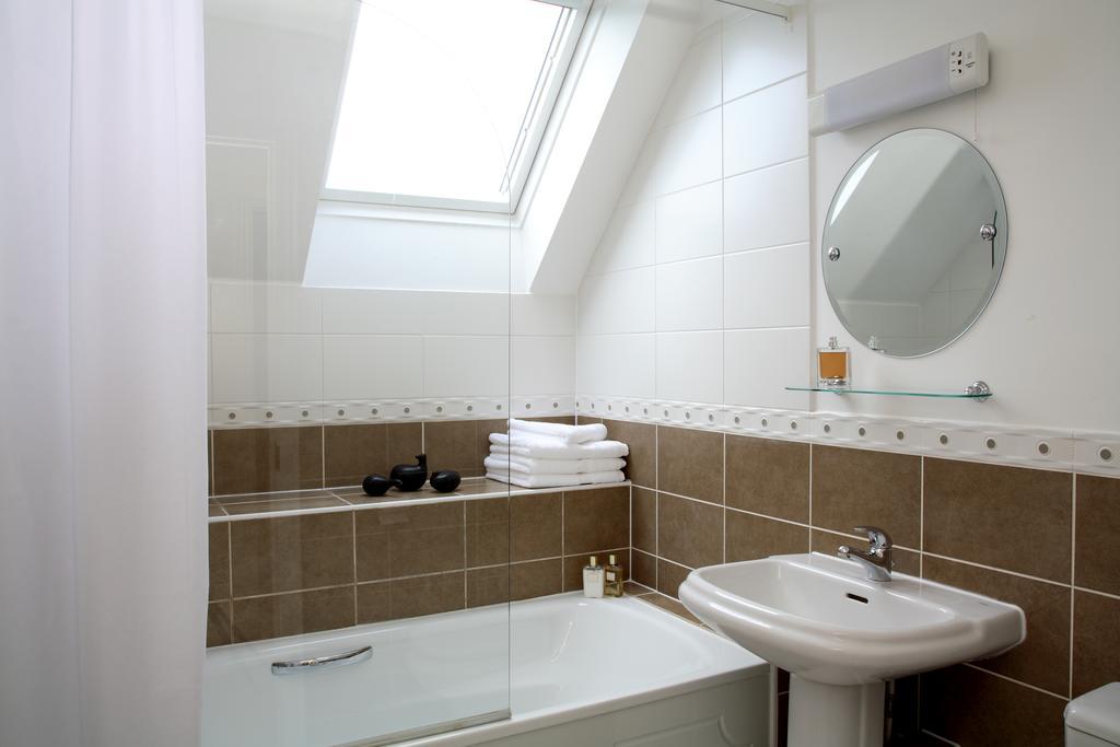 Basingstoke Apartments - Westlands House, City Centre, Home-From-Home 外观 照片